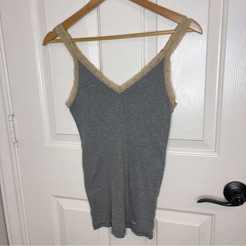Y2K Hollister Grey Tan Lace V-Neck Fitted Cami Top Sz M Mcbling Coquette Dainty - Picture 2 of 7